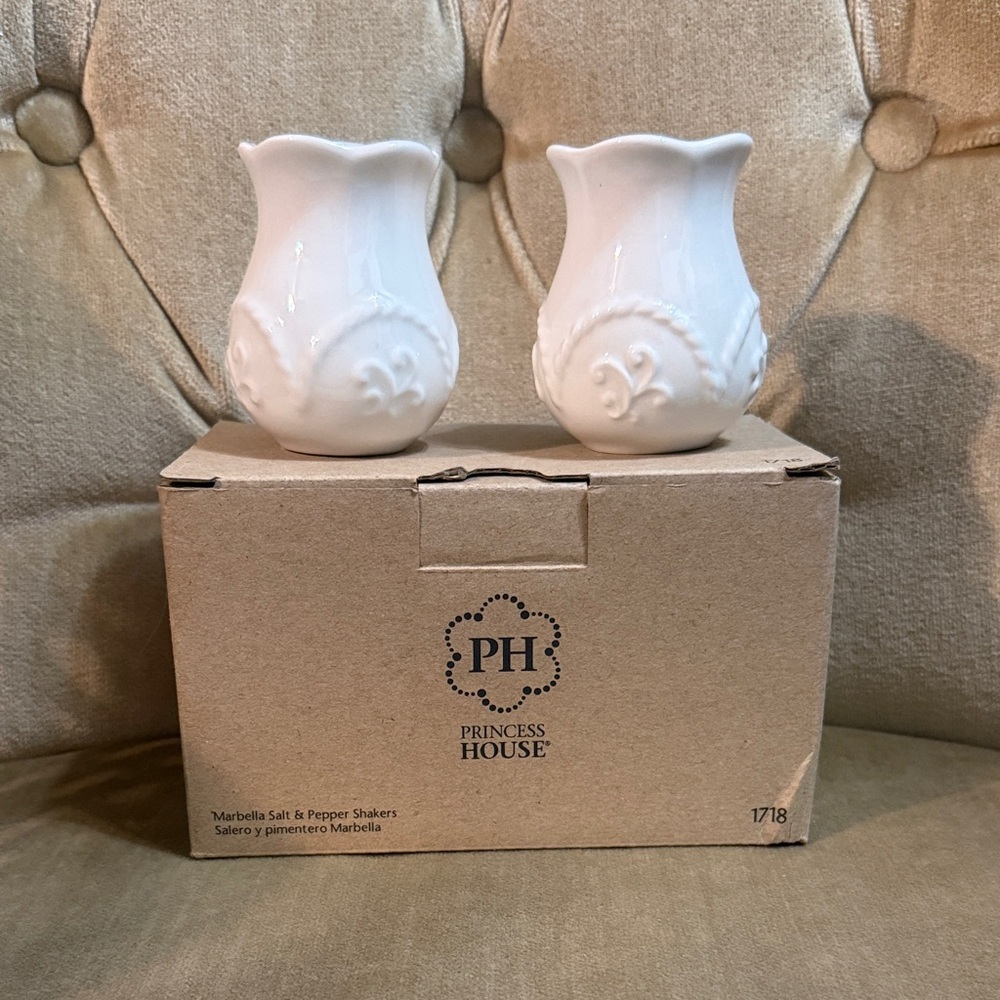 Princess House Brand New Ceramic Salt & Pepper Shakers